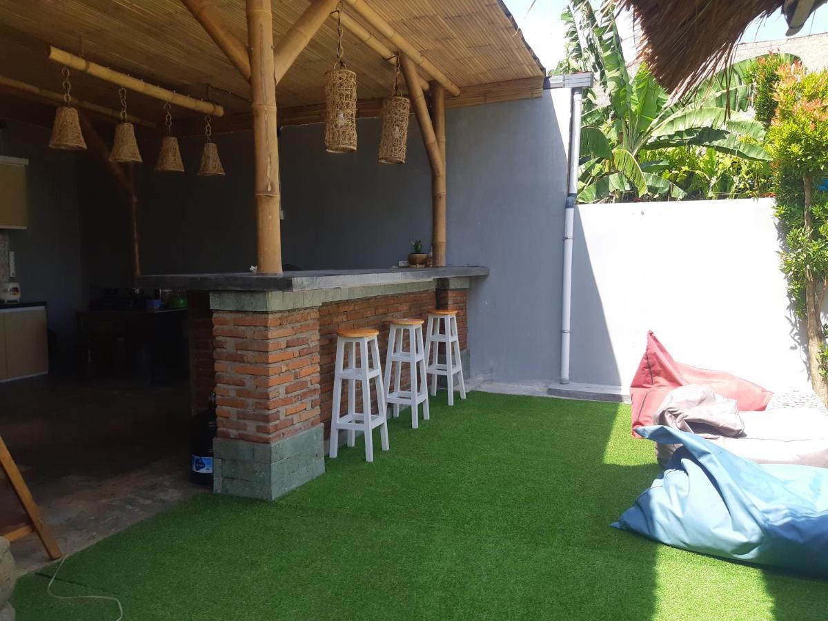 Dhm Surf Villa Kuta  Εξωτερικό φωτογραφία